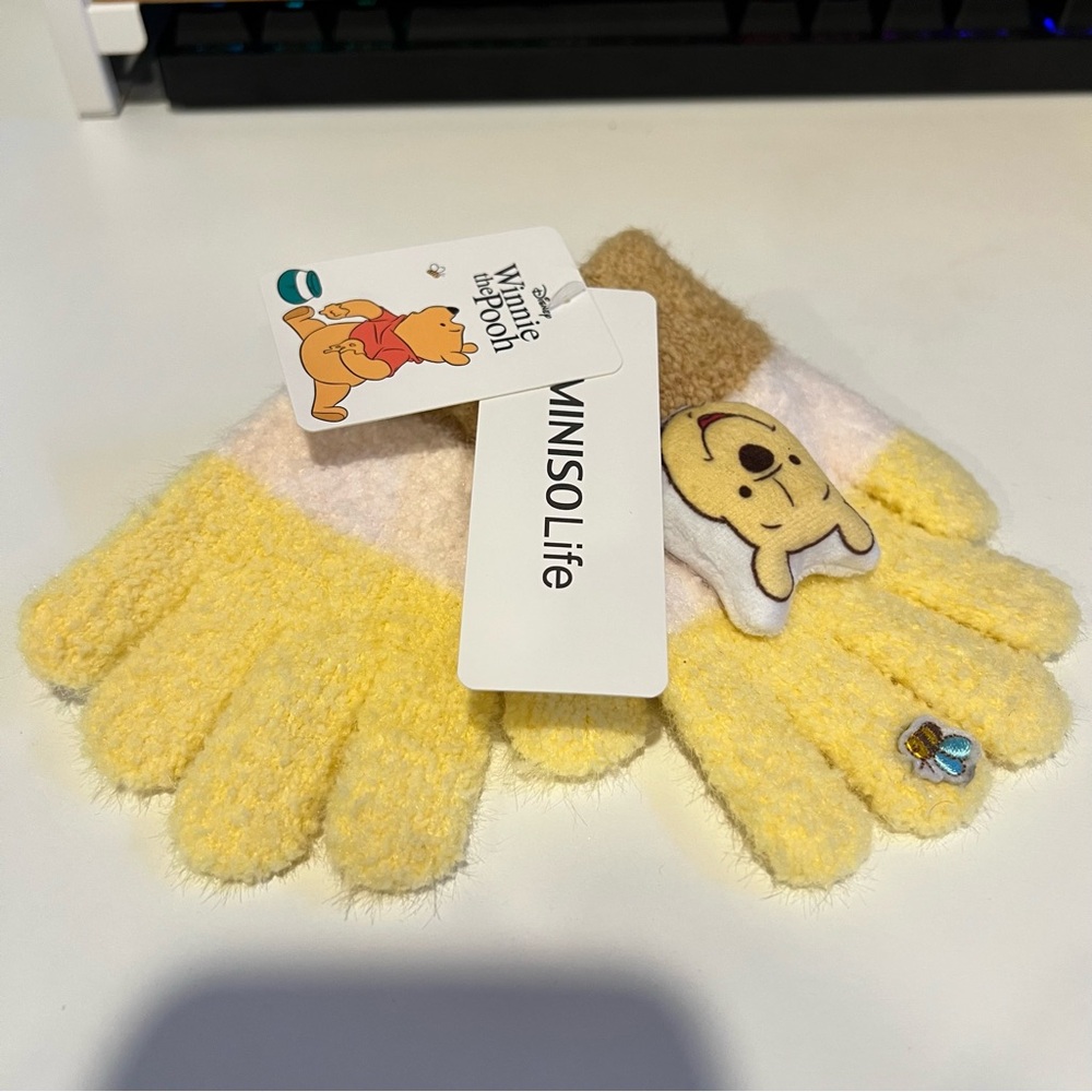 Miniso Winnie the Pooh Children’s Gloves